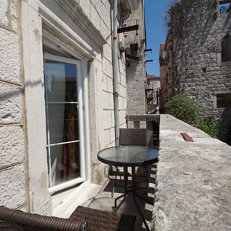 Apartman White House