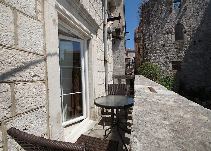 Apartman White House