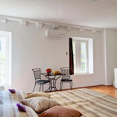 Apartman White House *