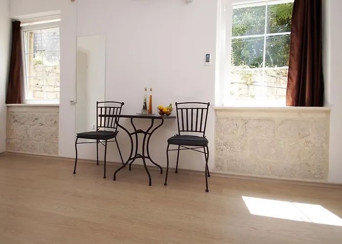 White House * Korcula Town