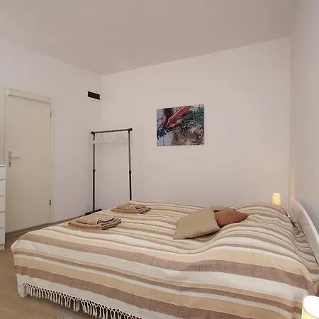 White House Apartment *