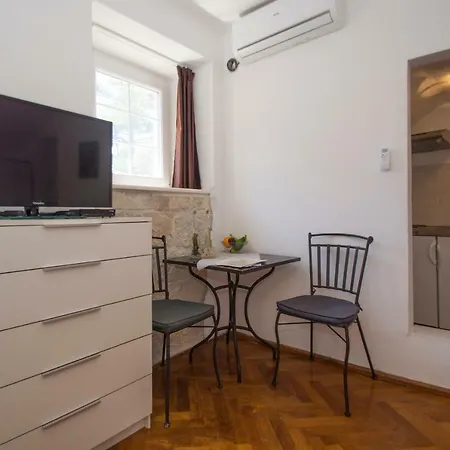 Apartment White House